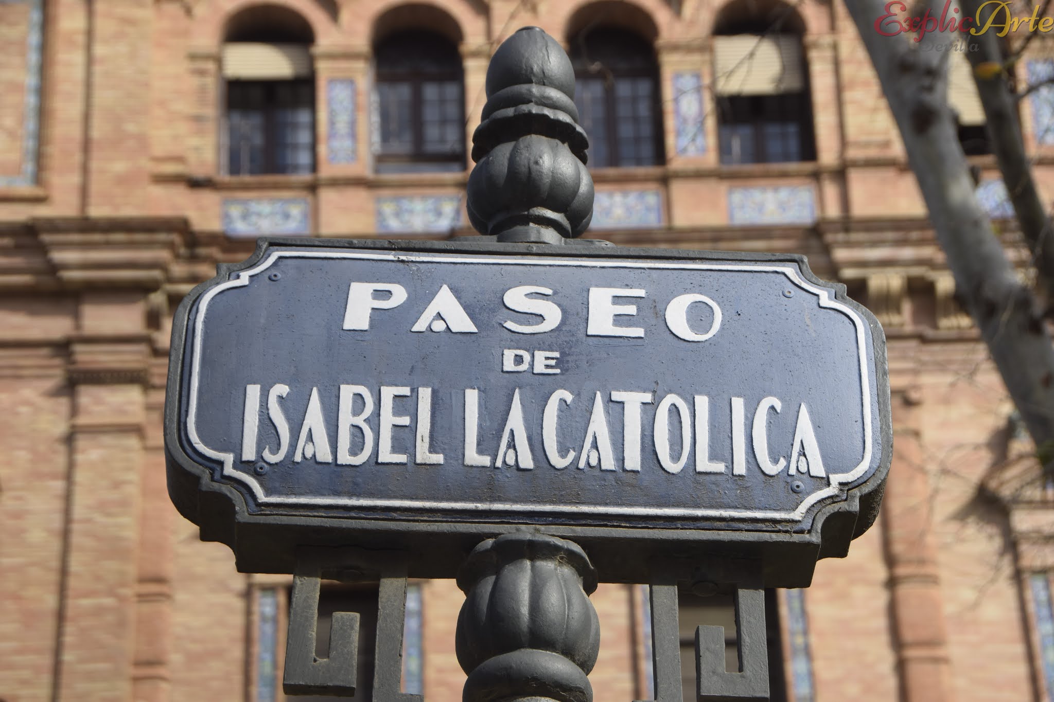 ExplicArte Sevilla Un paseo por la avenida (paseo) Isabel la Católica