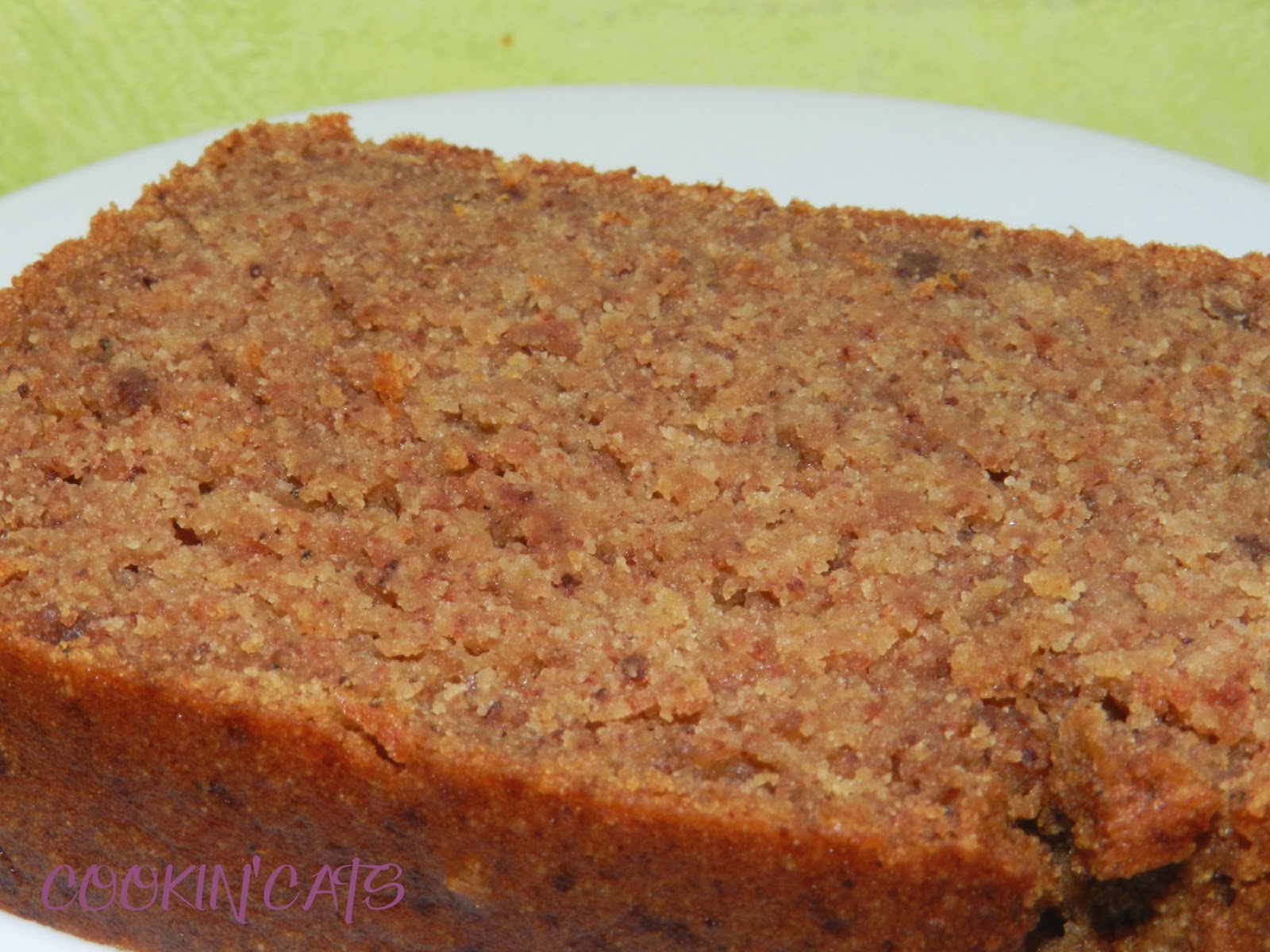 CAKE MOELLEUX AU BEURRE DE CACAHUETE (sans gluten, végétalien)