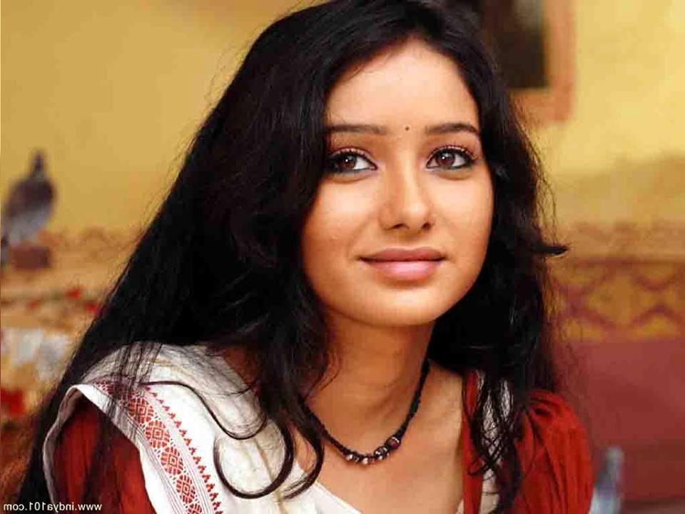 Leena Jumani Photos Images Bio Pictures And Boyfriend Pics