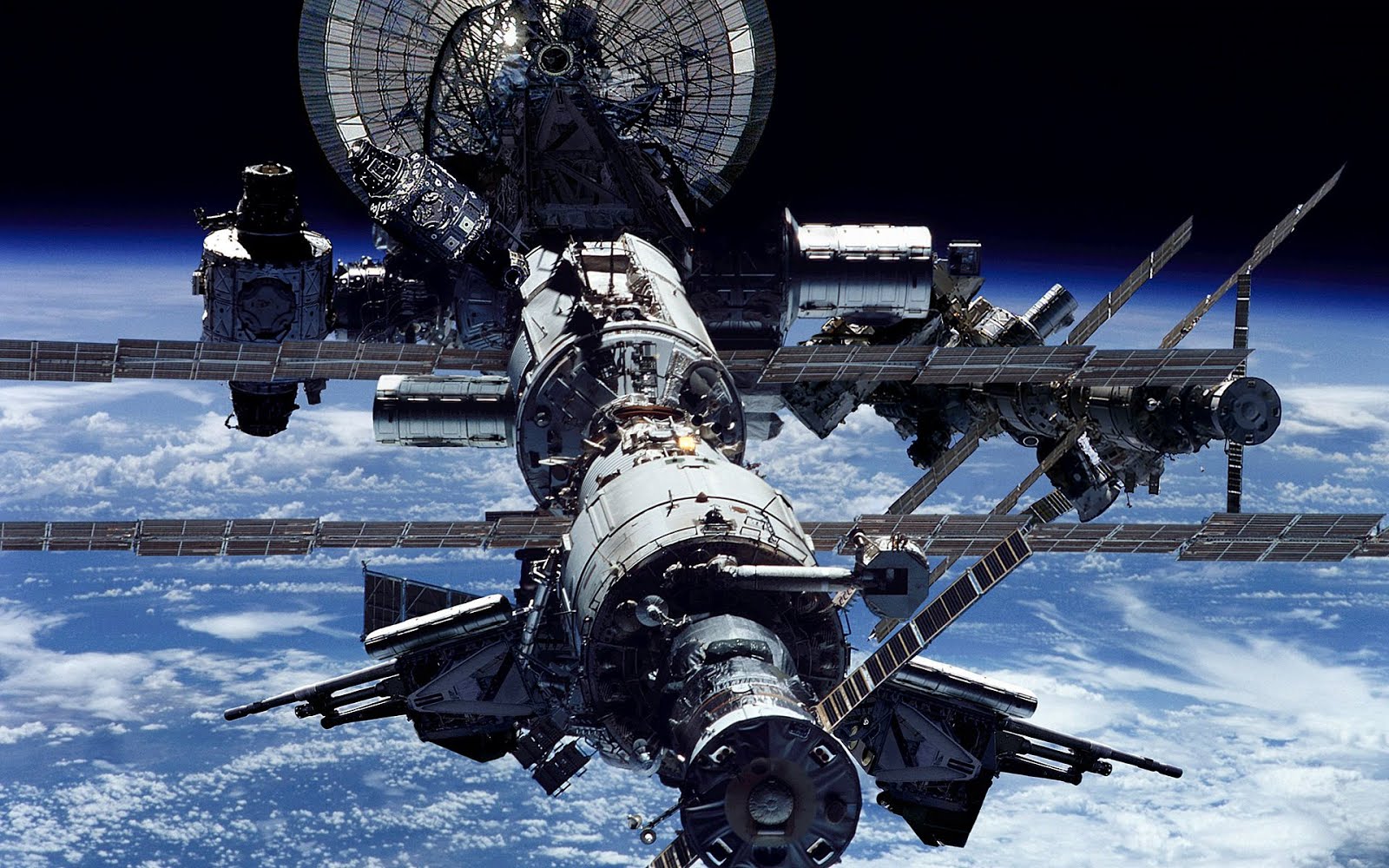 Ζωντανά η Γη από τον Διαστημικό Σταθμό "ISS"