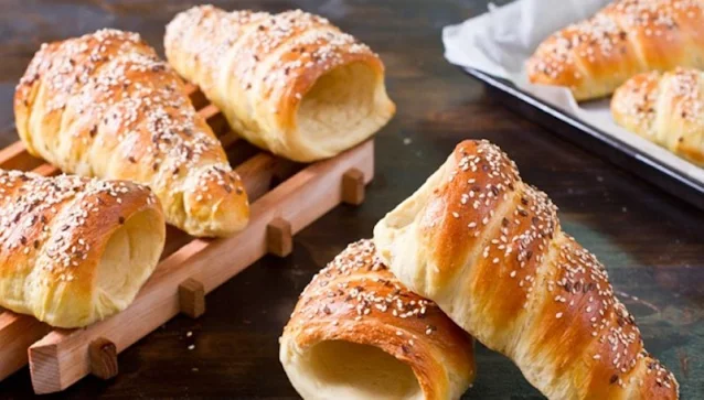 baking-bread-cones
