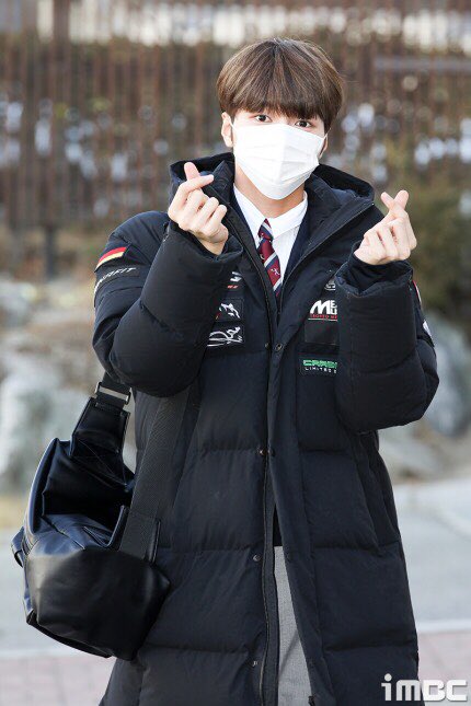 공식적인 교복이 어제가 마지막이었던 드리핀 차준호 | 인스티즈