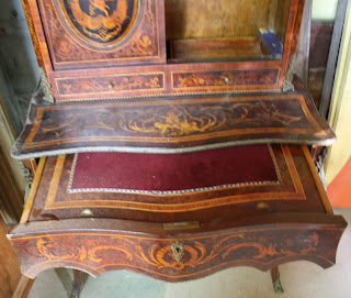 Restaurata: Restauración de un secreter con marquetería del s.XIX