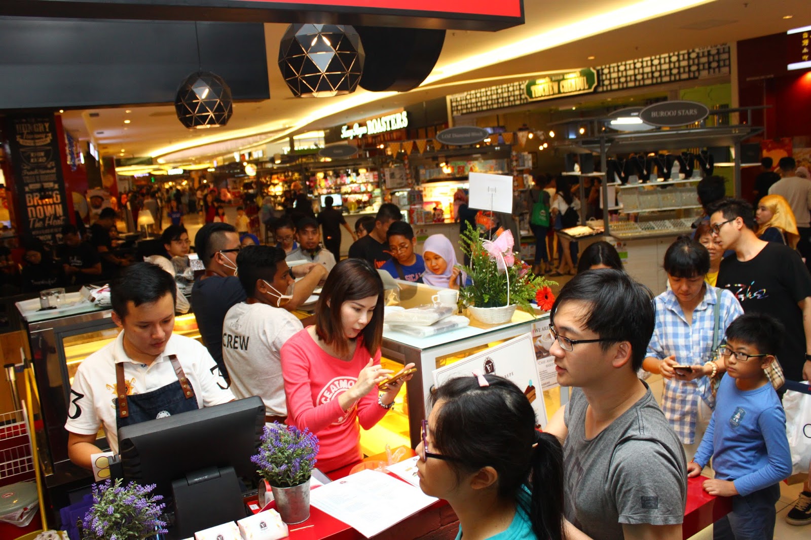 Vanilla Mille Crepe Express Cafe IOI City Mall, Cyberjaya f i n d i