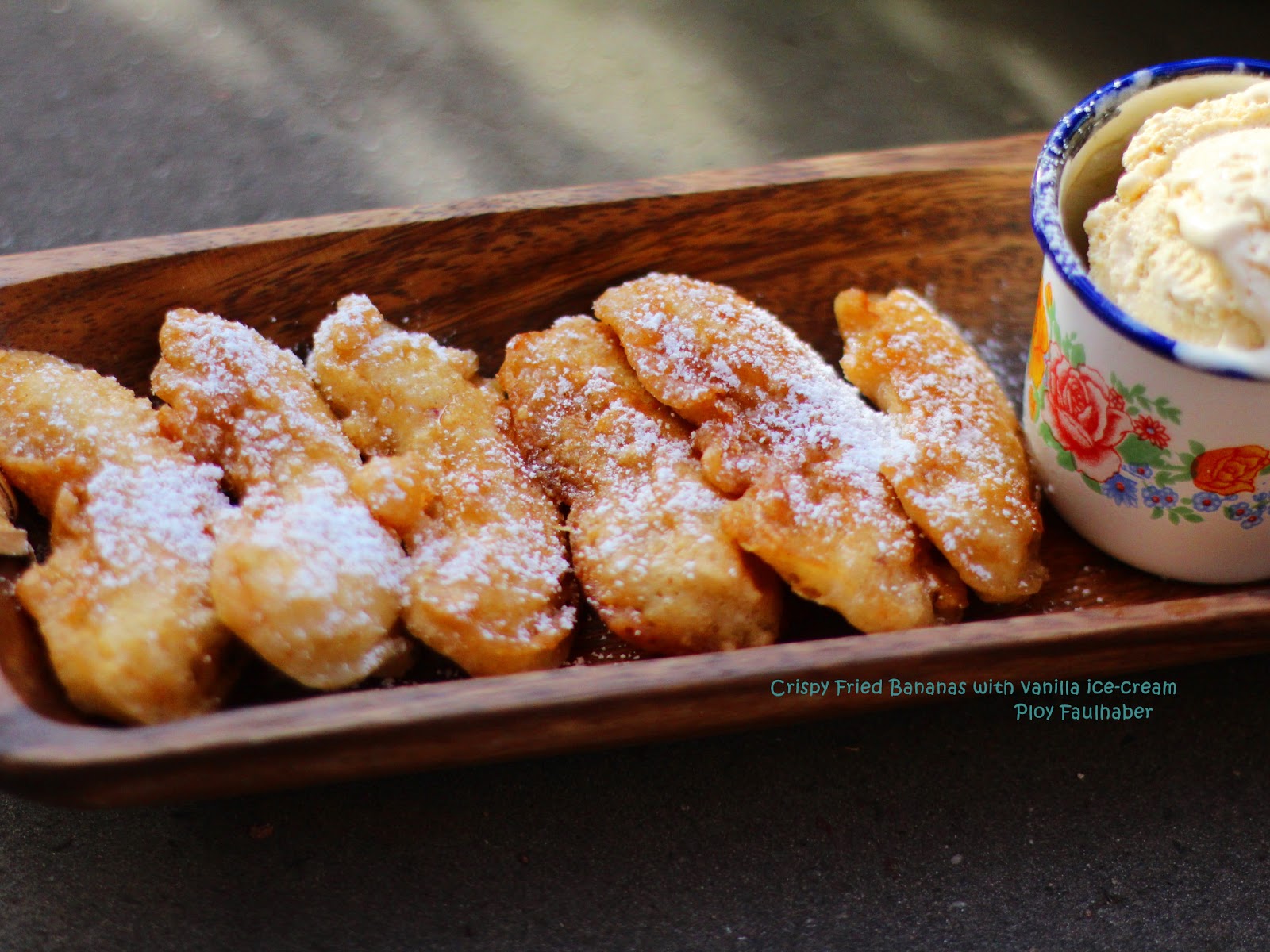 Vintage Kitchen Fried bananas with vanilla icecream
