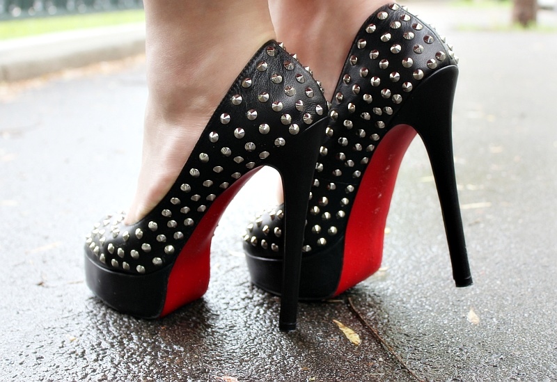 Pop Culture And Fashion Magic: Sky High Spiked Heels