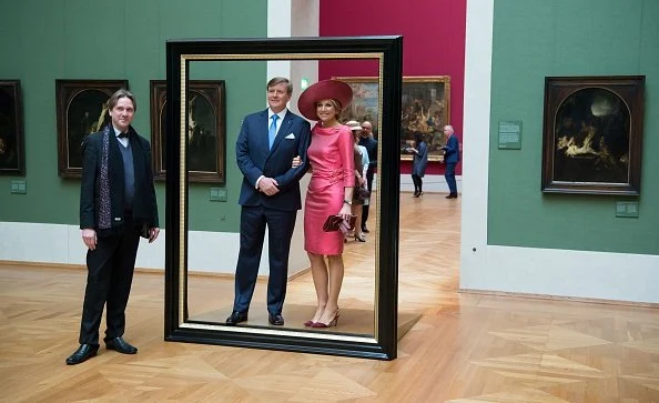 King Willem-Alexander and Queen Maxima tour through the 'Hollaender-Saal' (Dutchmen Hall)