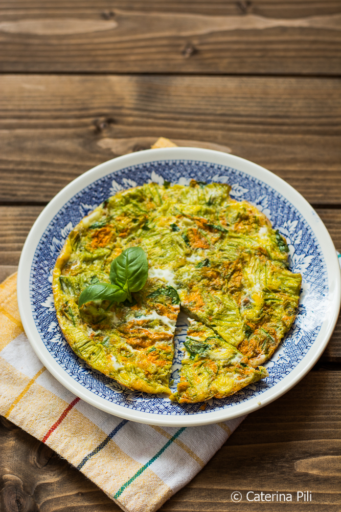 Frittata light cotta in forno con fiori di zucchine e cipolla di Tropea
