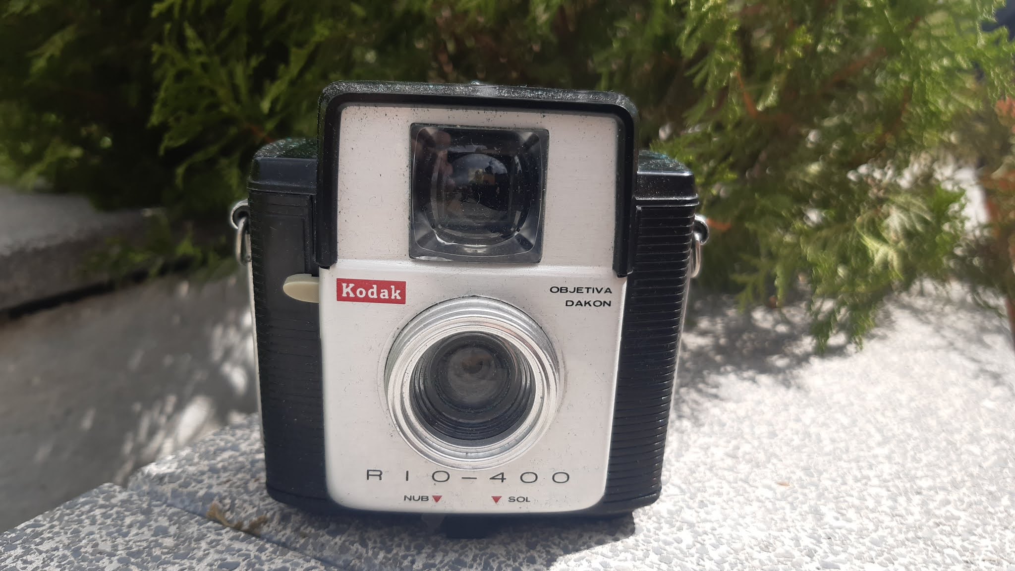Pegatina for Sale con la obra «Dibujo de cámara desechable Kodak