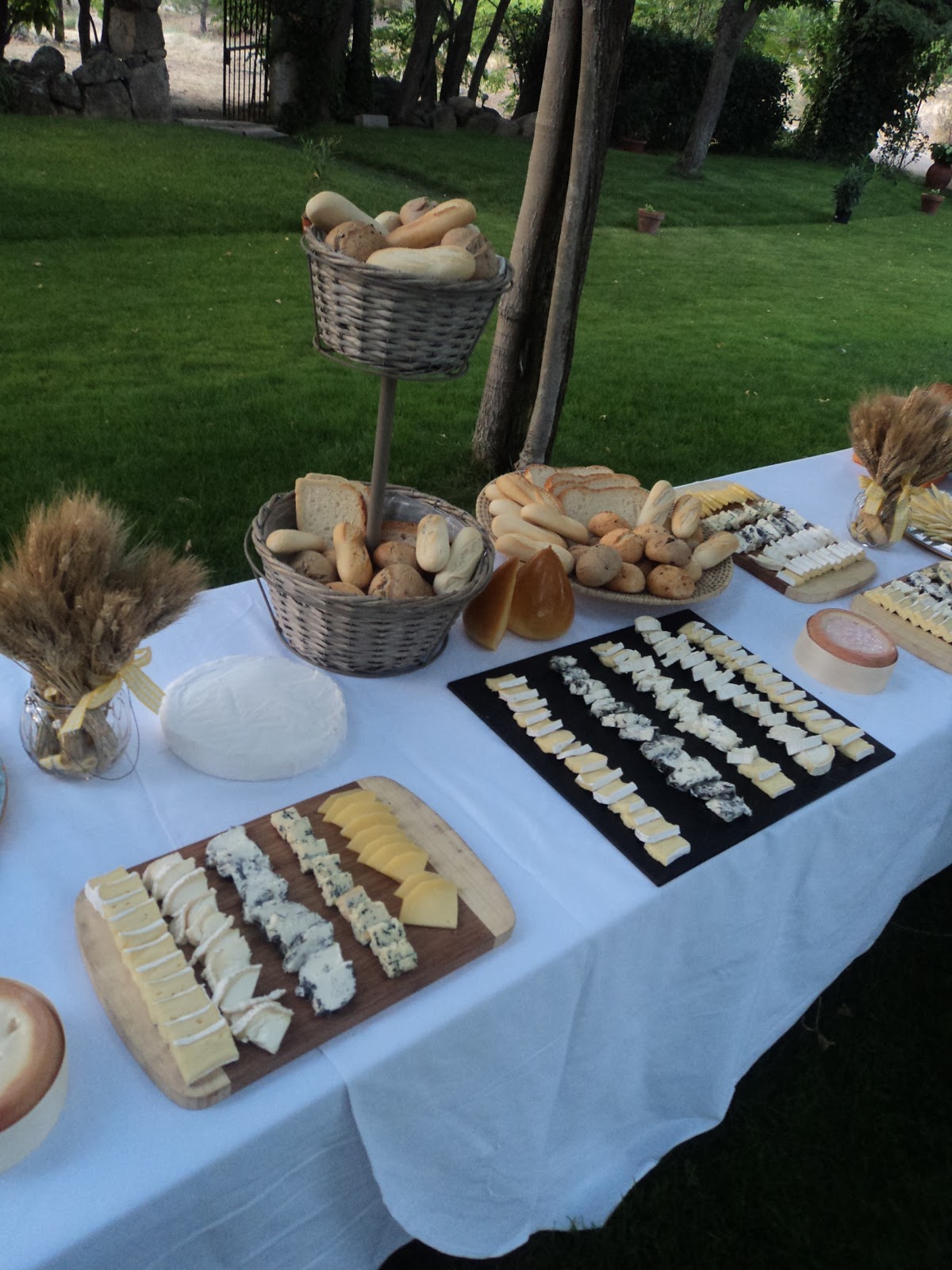 Unique and Perfect Buffet de quesos / Cheese bar