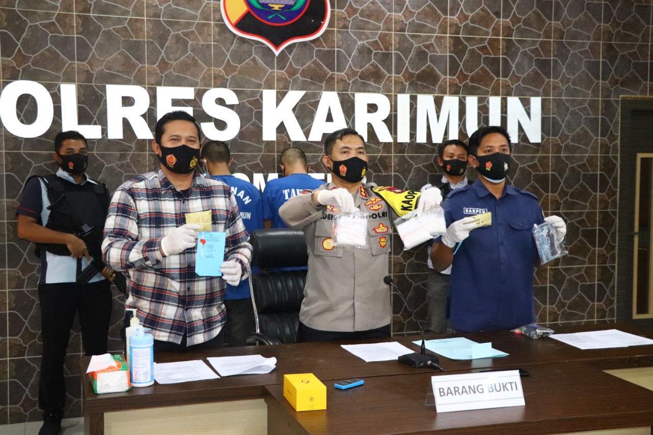 Dua Orang Kurir Narkotika Diringkus  Satresnarkoba Polres Karimun