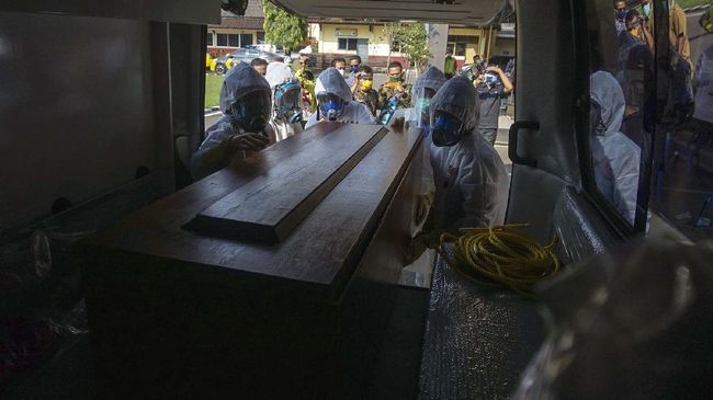 Pemkot Ambon Bakal Sanksi Penolakan Jenazah COVID-19 Pemkot Ambon Bakal Sanksi Penolakan Jenazah COVID-19