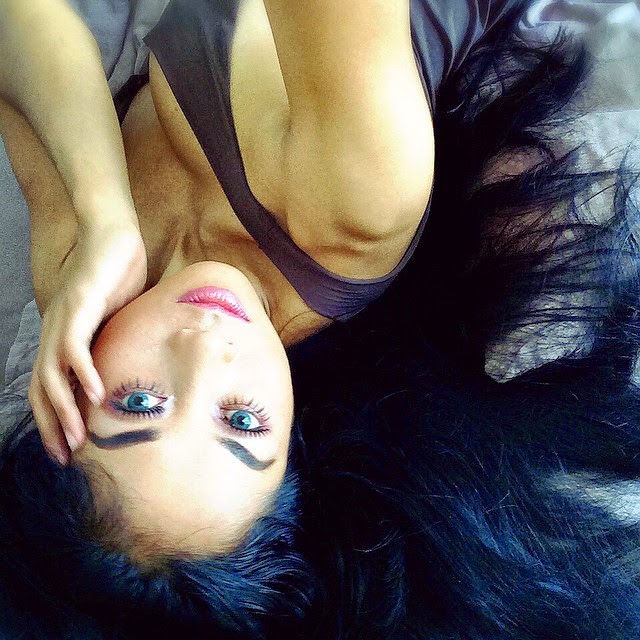 SARAH ARDHELIA SEKSI FOTO COKELAT GITU ZONA ARTIS LAGI
