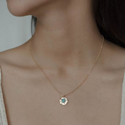 collier medaille tendance