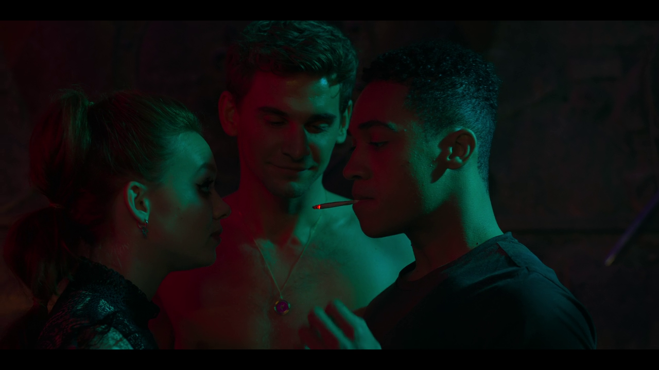 Films Et Séries Tv Avec Freddie Thorp ausCAPS: Freddie Thorp and Theo Graham shirtless in Fate: The Winx Saga
