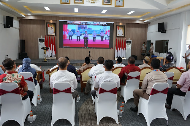 Presiden Meresmikan Pelepasan Merdeka Ekspor Pertanian 2021 Secara Virtual dari 17 Titik dan Bandara se Indonesia Presiden Meresmikan Pelepasan Merdeka Ekspor Pertanian 2021 Secara Virtual dari 17 Titik dan Bandara se Indonesia
