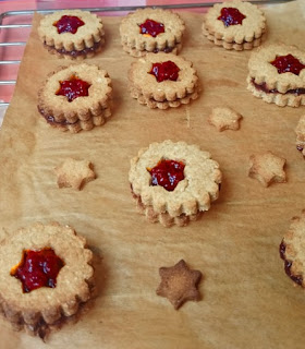 Gesunde vegane Linzer Plätzchen