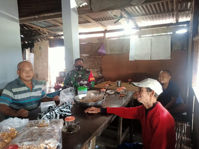 Warung Makan Menjadi Sarana Tingkatkan Komsos Babinsa Dengan Masyarakat