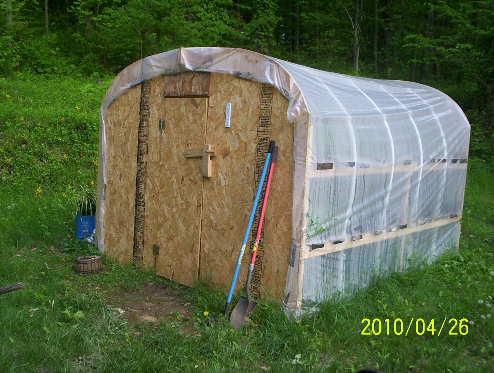 rictheturtleryan Build a Movable Greenhouse for under 200