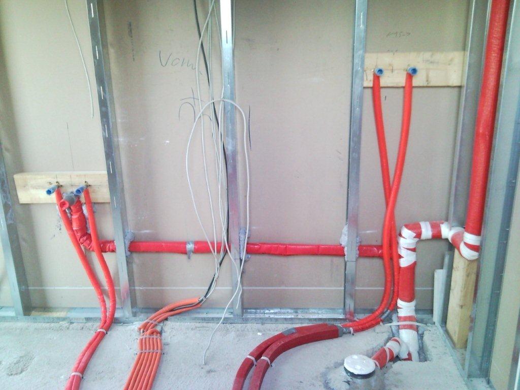 Hausbau Hürth Fischenich 2011: TÜV Prüfung & Bilder Sanitär/Sockel