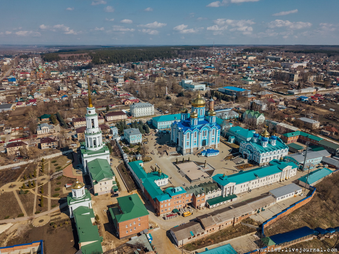 Полёт над Задонском Ленин, Собор, Москве, ХристаСпасителя, Золотой, посте, делает, храма, автор, матери, Божьей, построенный, проекту, архитектора, селфи, Церковь, через, монастыре, Оформлено, помощью