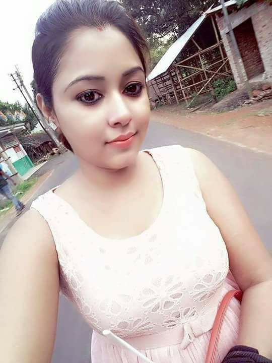 Indian Girls Selfie Pic Shin Diamond Legraybeiruthotel