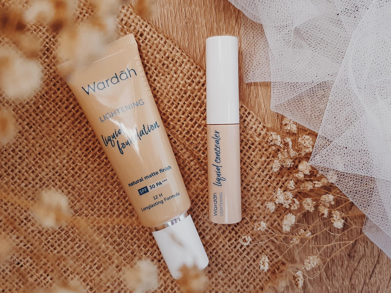 wardah lightening foundation dan concealer