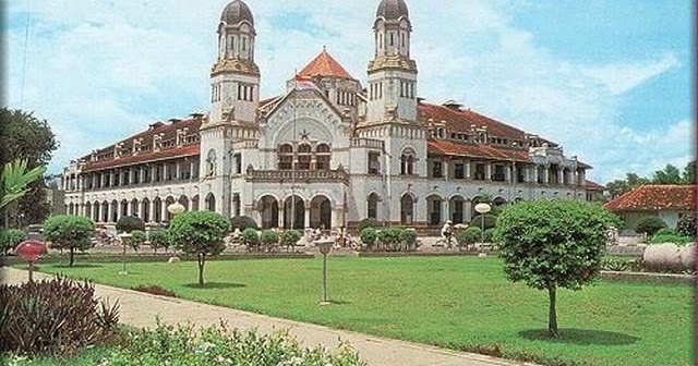 Descriptive Text about Lawang Sewu
