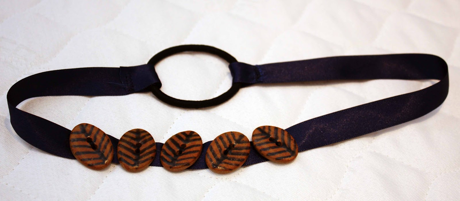 ButtonMad: Feather Print Buttons Headband