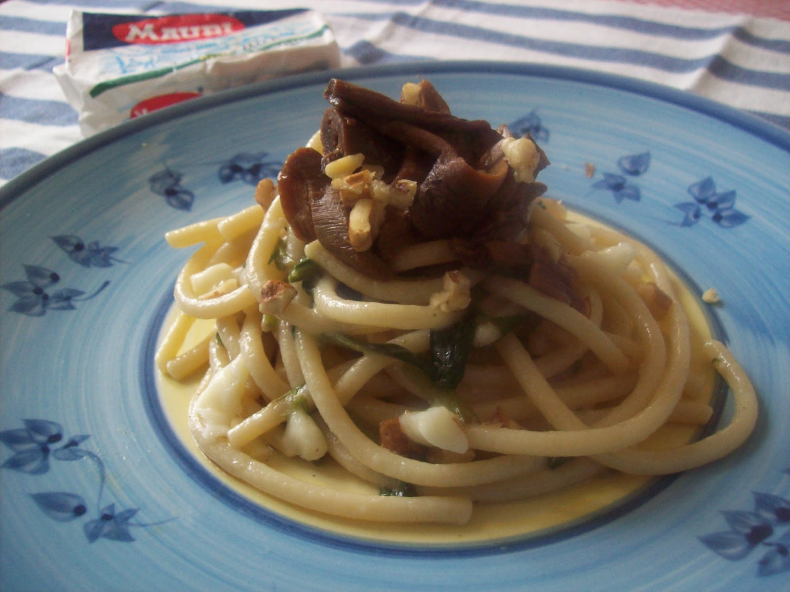 Gustorie Pici toscani, spinaci, funghi porcini, taleggio e noci