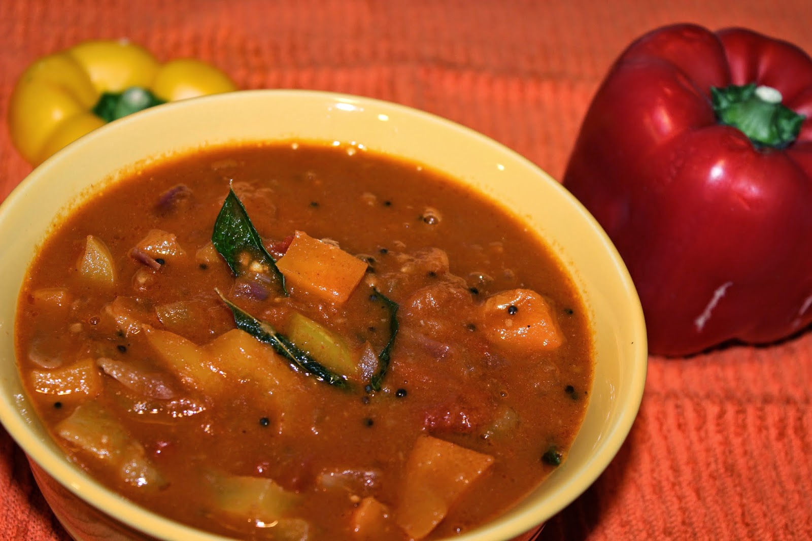 MIRAPAKAYA PULUSU / CAPSICUM PULI KUZHAMBU / KUDAIMILAGAI KUZHAMBU
