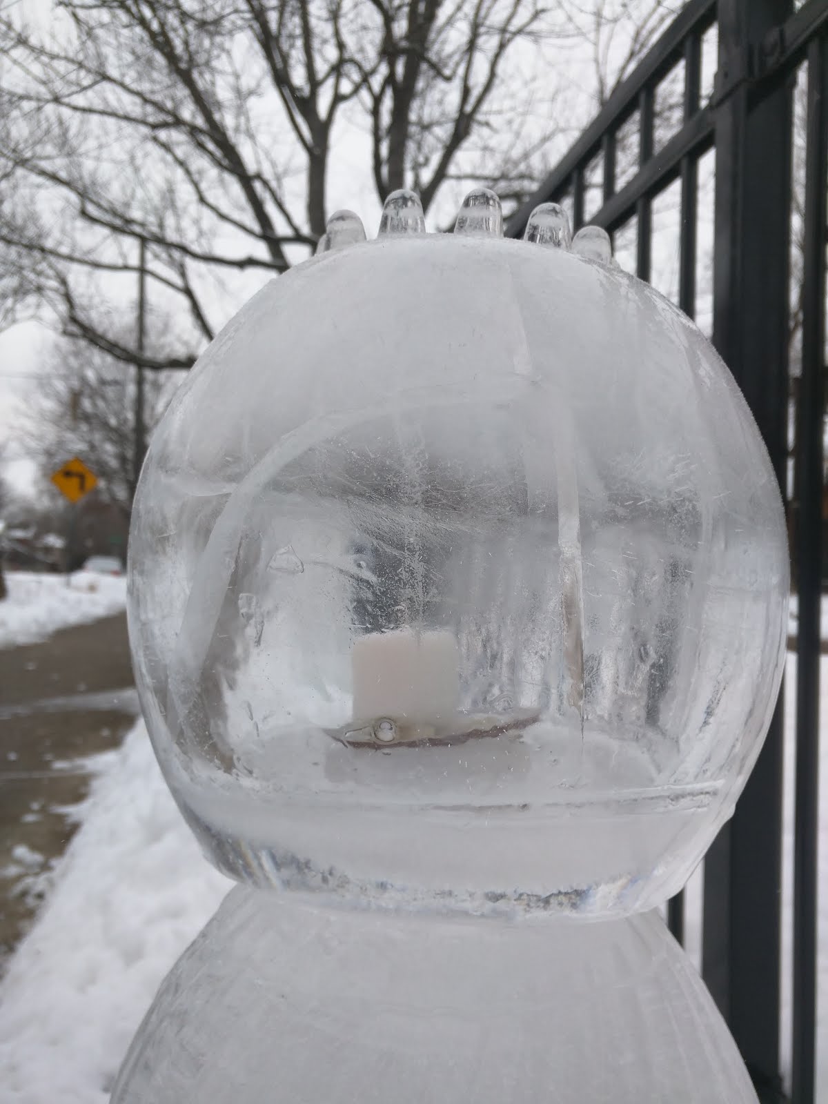 Ice Lanterns how to make and decorate them Ice lanterns what