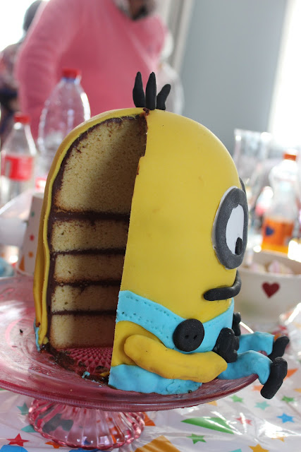 Gateau minion en 3 D