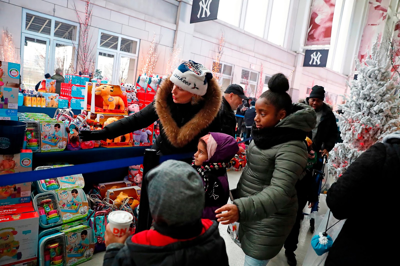 Brooklyn Digest Yankees Turn The Stadium Into A Winter Wonderland