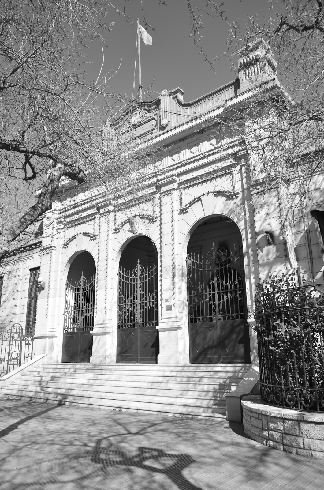 MIS FOTOS Frente escuela Normal Sarmiento S. Juan