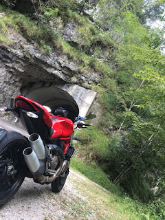 Ducati Monster 1200 giri in moto