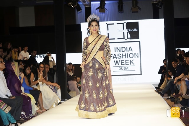 The gorgeous Mrs. Earth 2016 Priyanka Khurana Goyal walks the ramp at India Fashion Week Dubai The gorgeous Mrs. Earth 2016 Priyanka Khurana Goyal walks the ramp at India Fashion Week Dubai