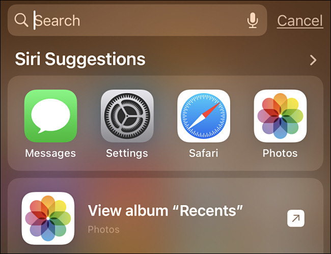 مثال على بحث Spotlight على شاشة iPhone الرئيسية مع اقتراحات Siri