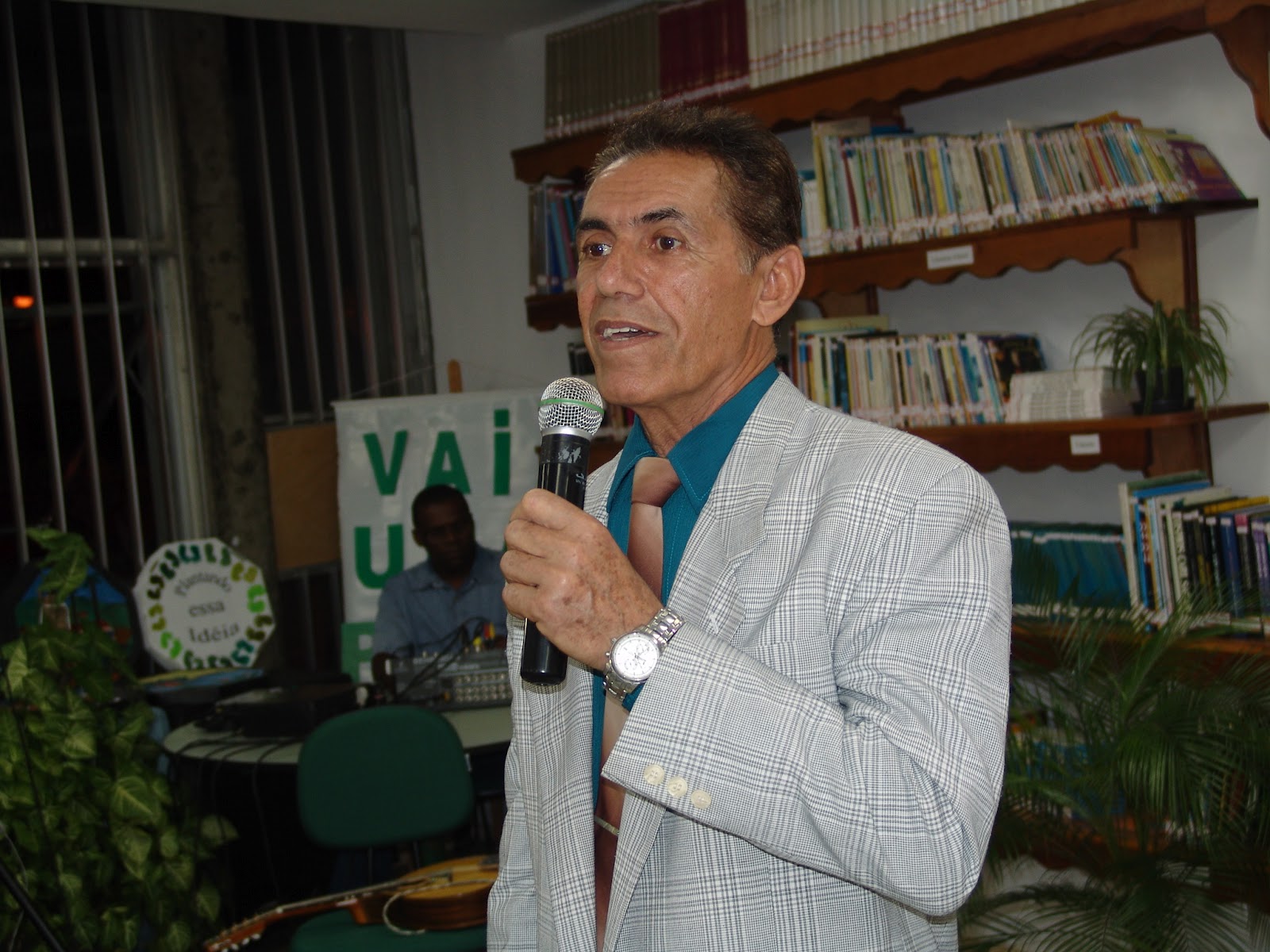 Jornalista Flávio Azevedo... Poeta Francisco Azevedo lança segundo livro