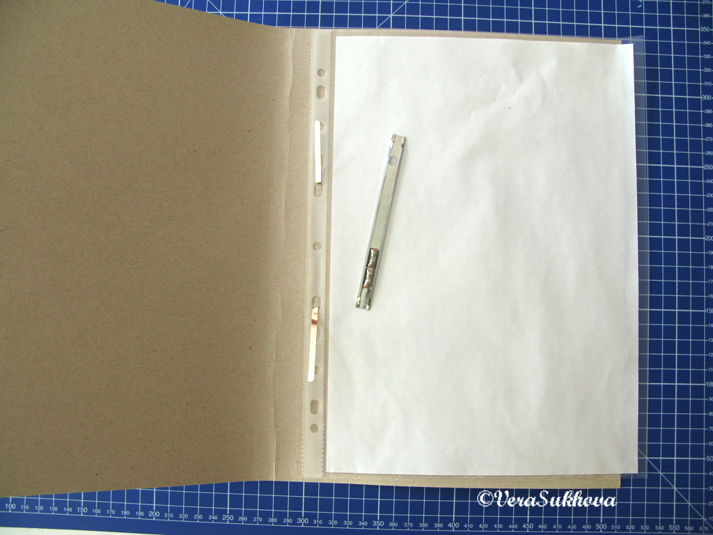 Скоросшиватель пластиковый brauberg, а4 /140/180мкм фиолетовый/226584. Как правильно вставлять файлы в скоросшиватель. Как вставлять файлы в папку скоросшиватель. Как правильно вставлять файлы в скоросшиватель. Папка пластик мультифора а4.