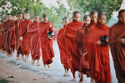 24 OAI NGHI CỦA NGƯỜI XUẤT GIA, 24 OAI NGHI SA DI NI, 24 OAI NGHI THI HÓA VIỆT NGỮ 24 OAI NGHI CỦA NGƯỜI XUẤT GIA TU HÀNH, 24 OAI NGHI SA DI NI, 24 OAI NGHI THI HÓA VIỆT NGỮ