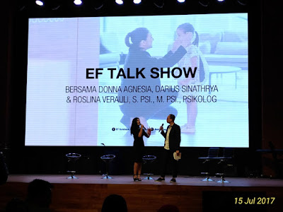 EF Talkshow di Surabaya