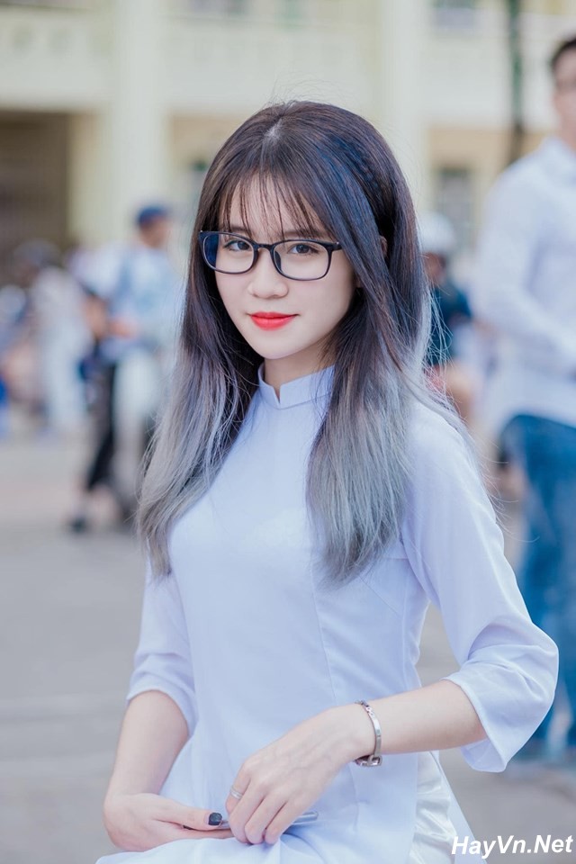 Cẩm Nhung: Dáng đẹp mặt xinh^^