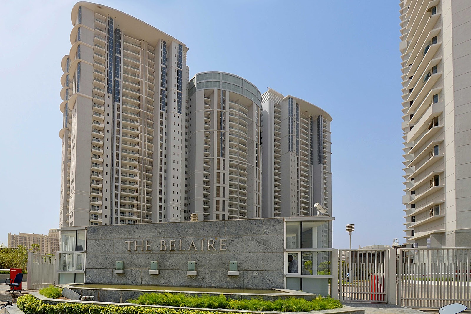 BOOK YOUR DREAM APARTMENT ON RENT IN EMAAR THE PALM SPRINGS GURGAON