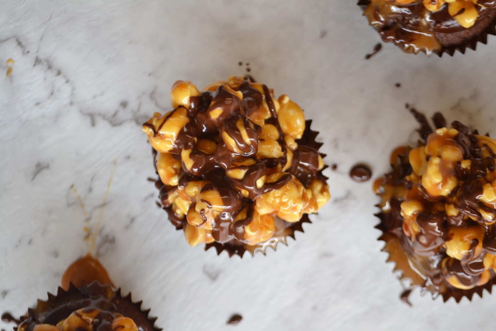 all-the-little-extras-salted-caramel-chocolate-and-popcorn-cupcakes