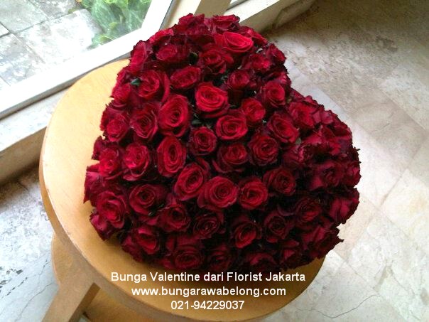 Karangan Bunga Mawar Merah Yang Cantik Untuk Ungkapan 