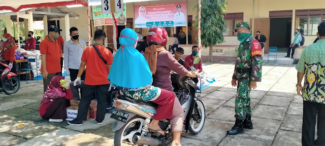 Anggota Koramil Miri Bersama Instansi Terkait Siaga di Pos Pam Lebaran Gemolong Anggota Koramil Miri Bersama Instansi Terkait Siaga di Pos Pam Lebaran Gemolong