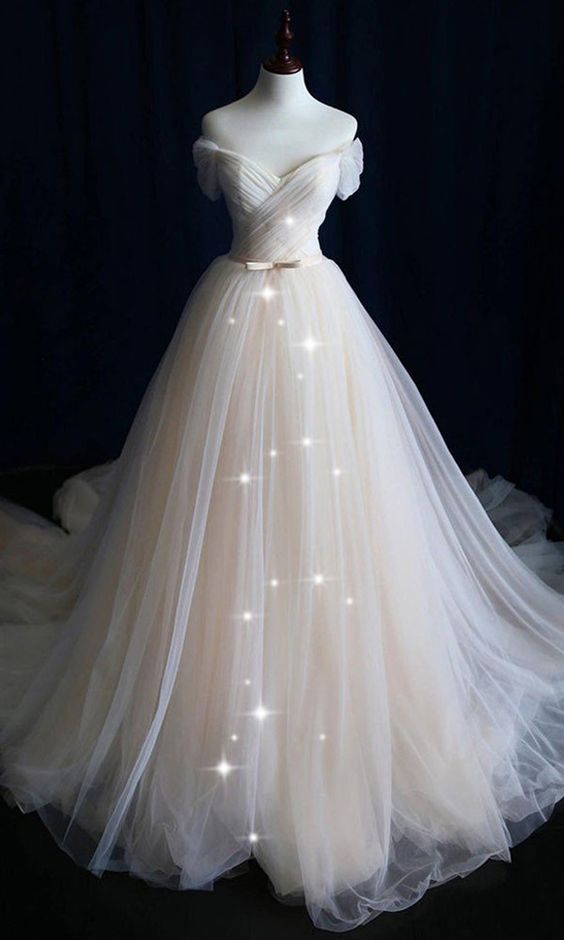 10 Amazing Wedding Dress 1