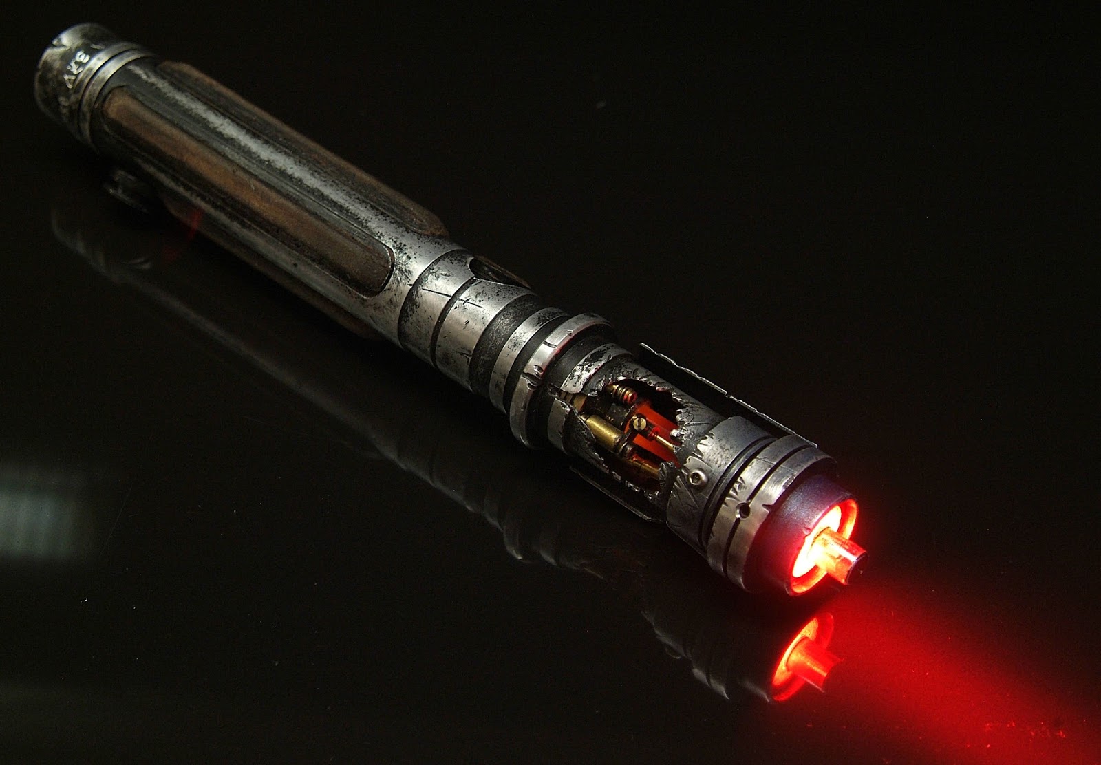 Sith Antra Lightsaber.