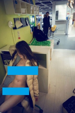 宜家家俬爆出有女顾客拍裸照。哼，简直世风日下。宜家家俬, ikea, 裸照, nude photographs, 